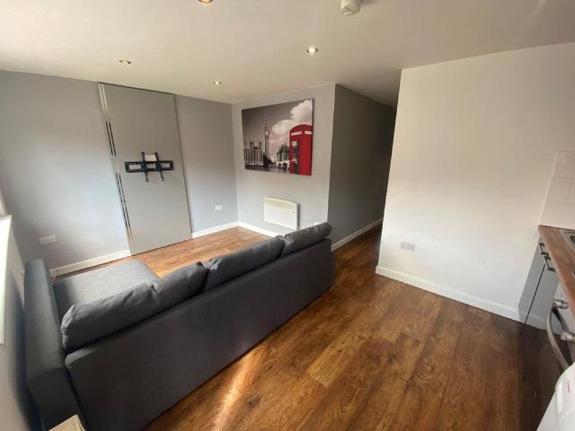 Apartment for rent in Hyde Park, Leeds
