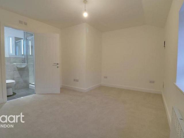 Apartment for rent in Old Town, Swindon