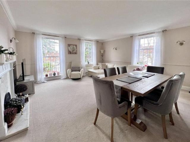 Apartment for rent in Beaconsfield Old Town, Beaconsfield