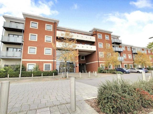 Flat for rent in Whitley, Reading