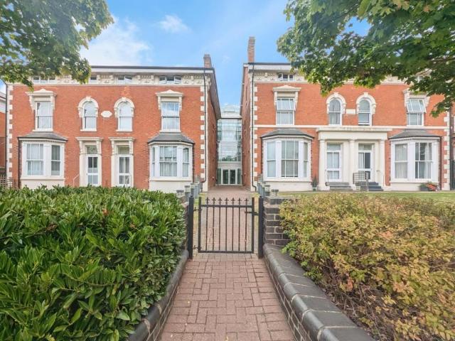 Flat for rent in Olton, West Midlands
