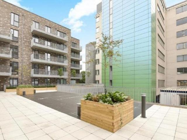 Flat for rent in Slough, Isle Of Man