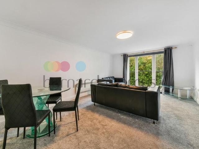 Apartment for rent in London Borough of Croydon, Addiscombe