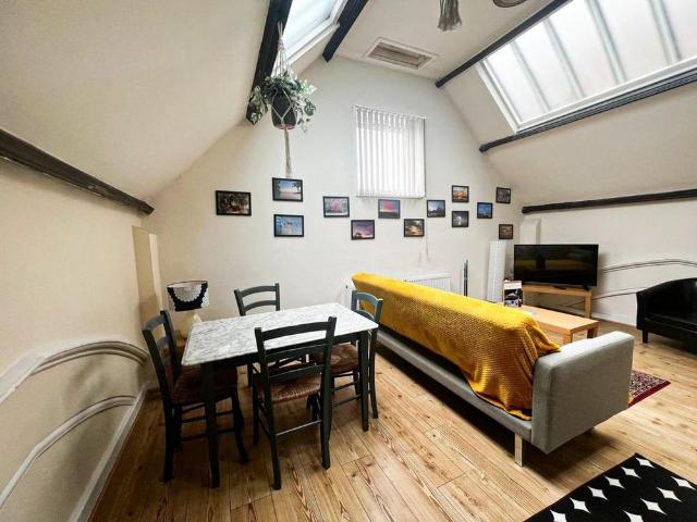 Apartment for rent in Mile House, Hull