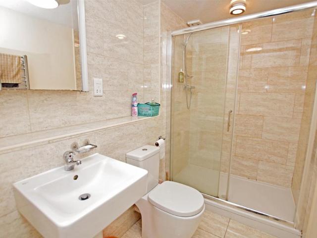Flat for rent in Broomfield, South Yorkshire
