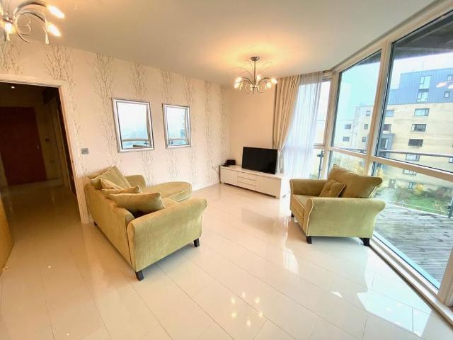 Apartment for rent in Cardiff International Sports Village, Falcon Lodge
