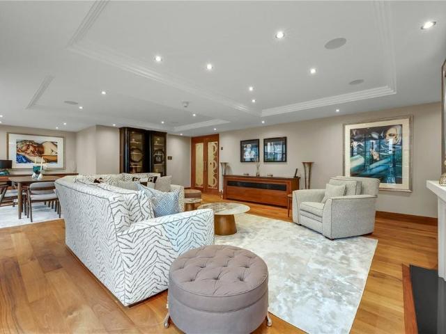 Apartment for rent in Sunningdale
