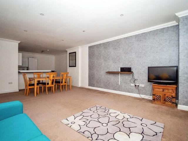 Apartment for rent in Rodwell, Weymouth