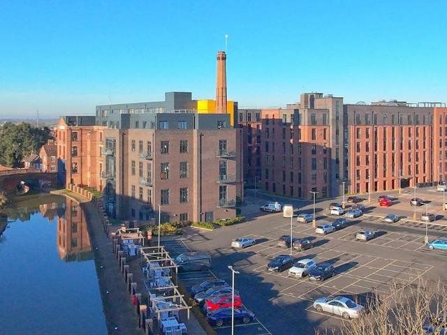 Flat for rent in Elmfield, Leicestershire