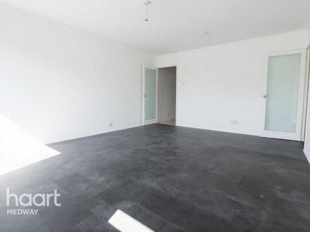 Apartment for rent in Strood