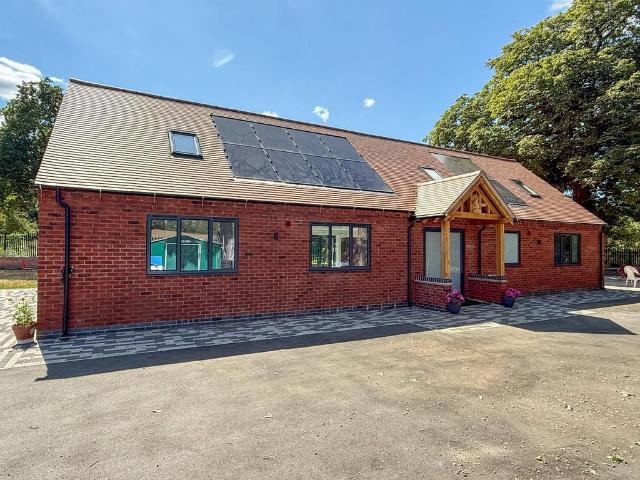 Flat for rent in Green Close, Warwickshire
