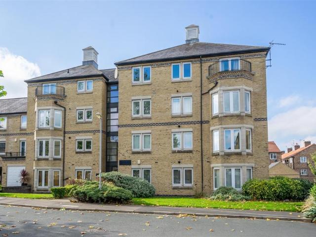 Flat for rent in Foss Islands, High Field