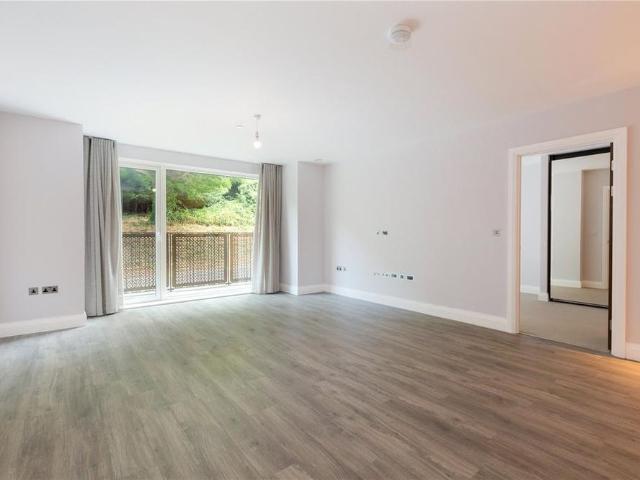 Apartment for rent in St James, Sandown Park