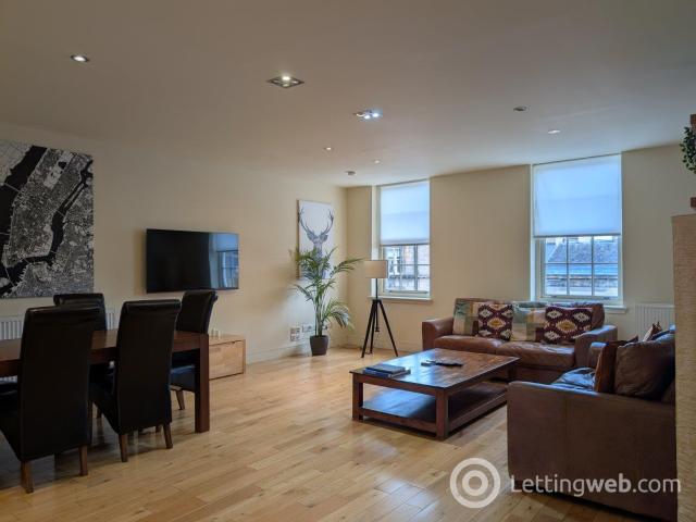 House for rent in Hillside, Leith