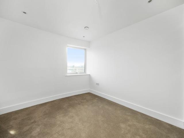 Apartment for rent in Guildford Park, Guildford