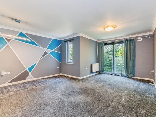 Apartment for rent in Pachesham Park, Surrey