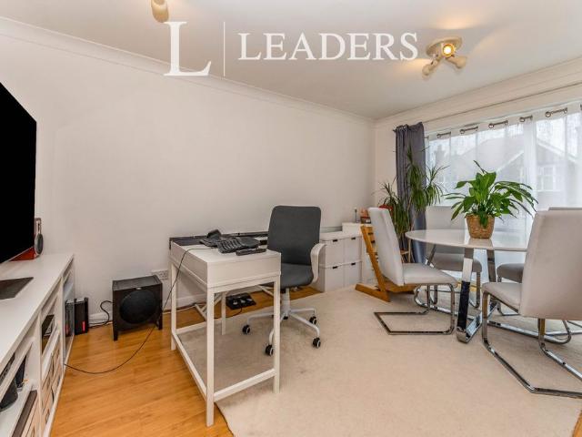 Apartment for rent in St Albans, Five Acres