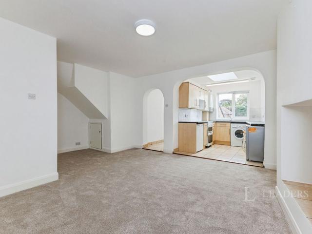 Apartment for rent in Pachesham Park, Surrey