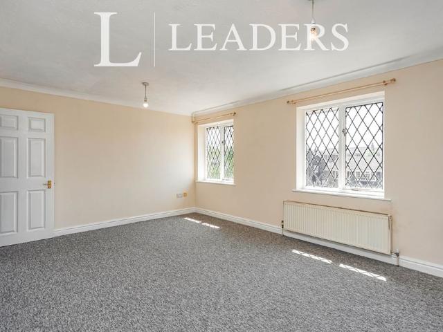 Apartment for rent in Perryfields, West Sussex