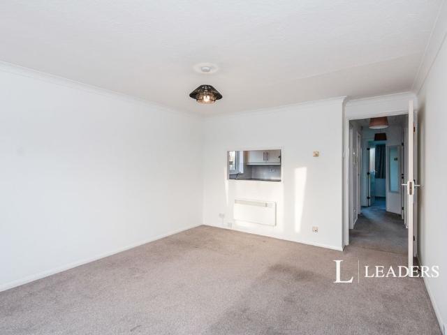 Apartment for rent in Horsell, Woking