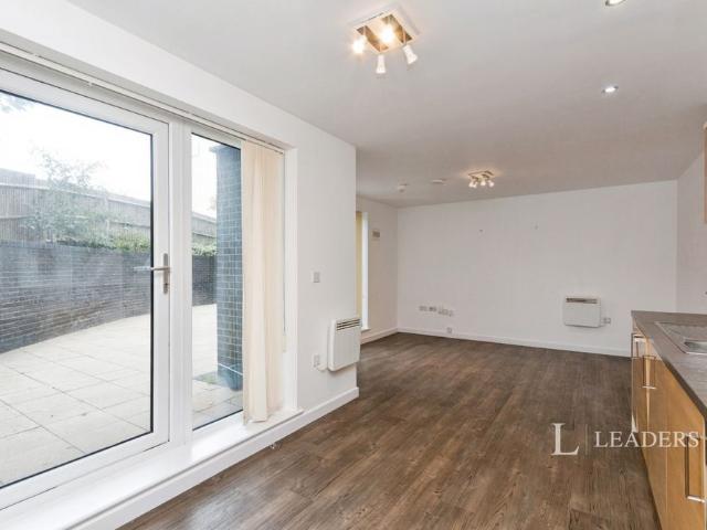 Apartment for rent in Horsell, Woking