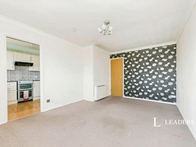 Apartment for rent in Highwoods, Fordham Heath
