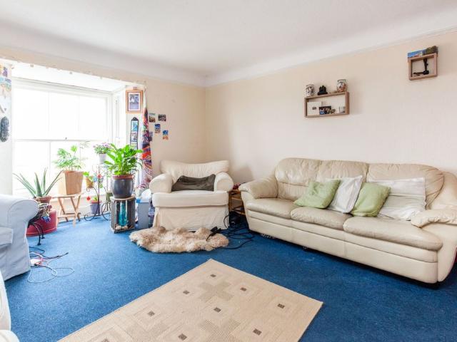 Apartment for rent in Heathlands, East Sussex