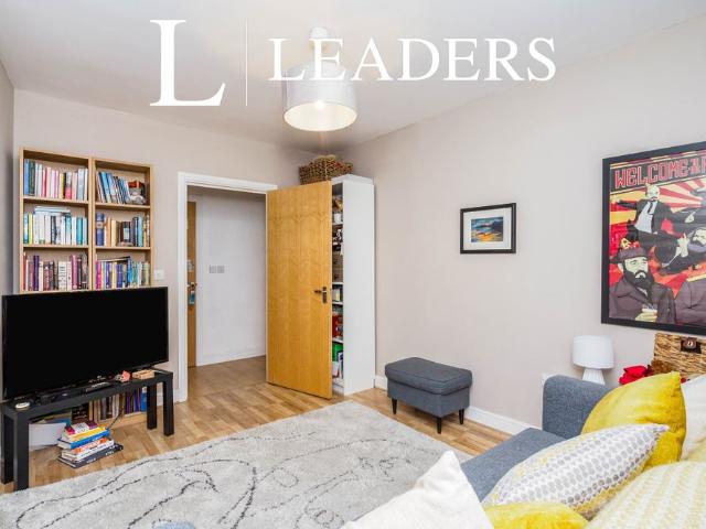 Apartment for rent in Brook Street, Bourne Vale