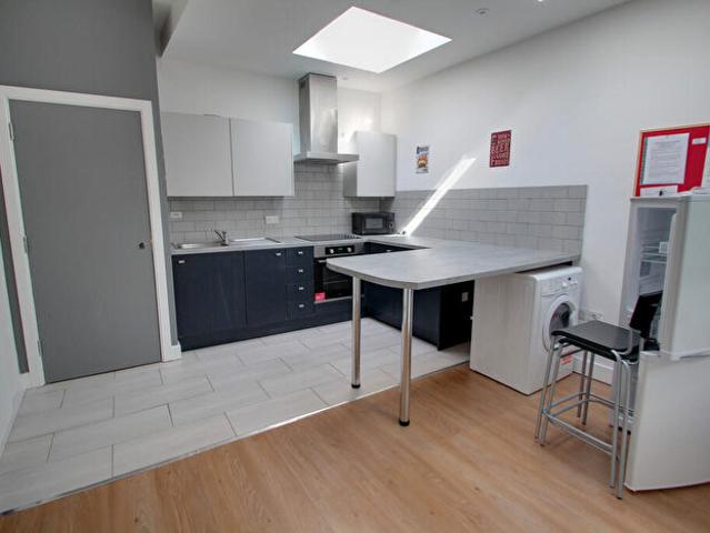 Apartment for rent in West End, Old Wharf