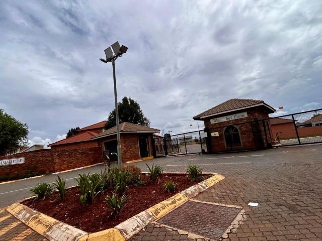 Apartment for rent in Akasia, Gauteng