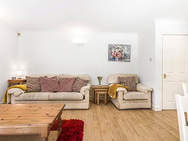 Apartment for rent in Risinghurst and Sandhills, The Slade