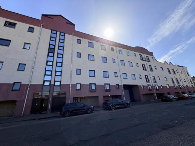 Apartment for rent in Ibroxholm, Ibrox