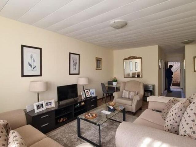 Apartment for rent in Farrarmere