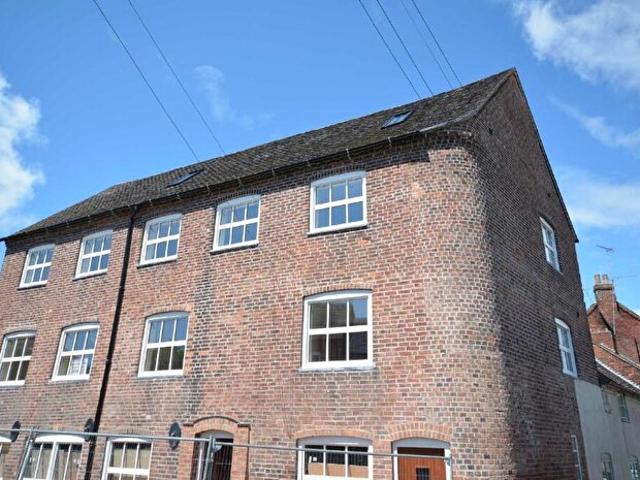 Apartment for rent in Beamhurst, Staffordshire