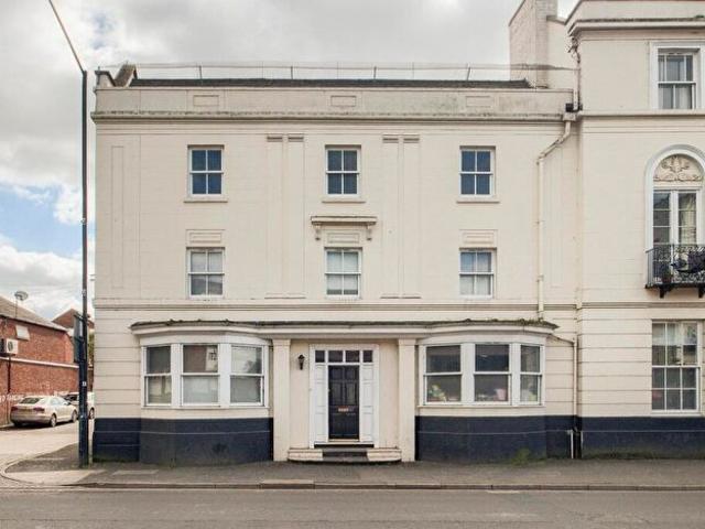 Apartment for rent in Sydenham, Green Close