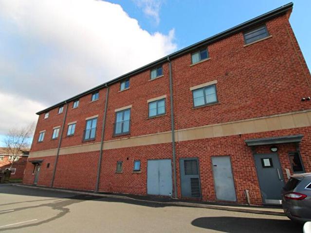 Apartment for rent in Horninglow and Eton, Beamhurst