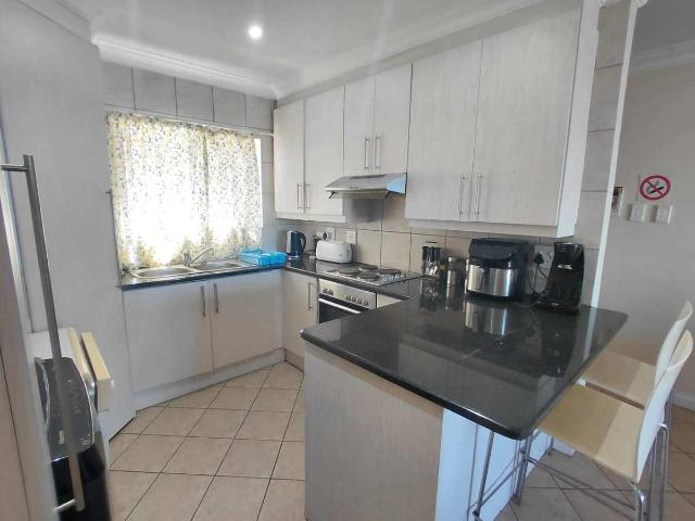 Apartment for rent in Jeffreys Bay, Kouga Local Municipality