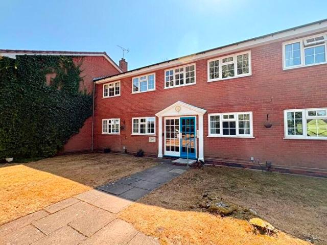 Apartment for rent in Solihull Lodge, West Midlands
