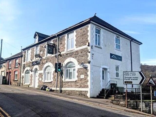 Apartment for rent in Pontypridd, Wales