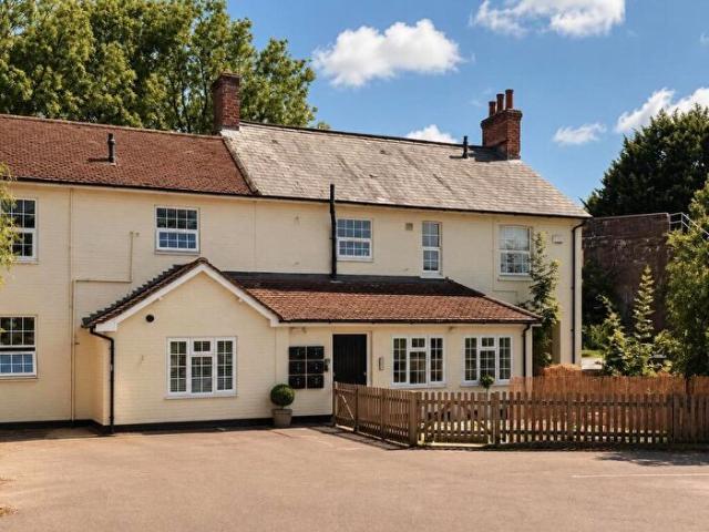 Apartment for rent in Horsenden, Longwick