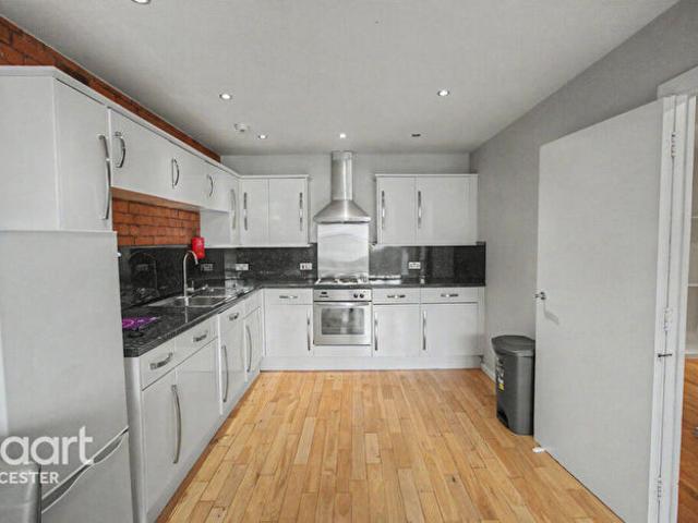 Apartment for rent in Highfields, Old Wharf