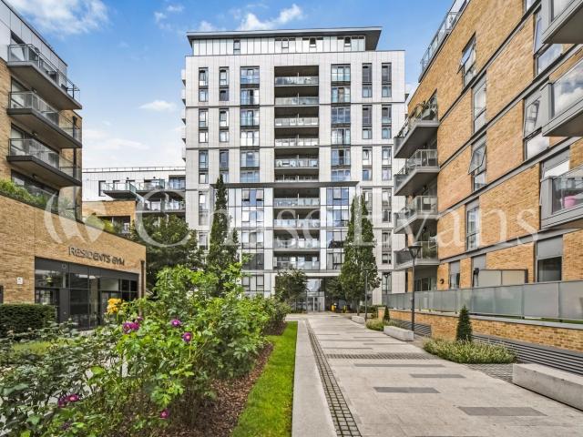Apartment for rent in Poplar Grove, Greater London