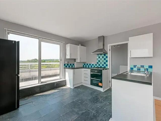 Apartment for rent in Scotstounhill, Scotstoun