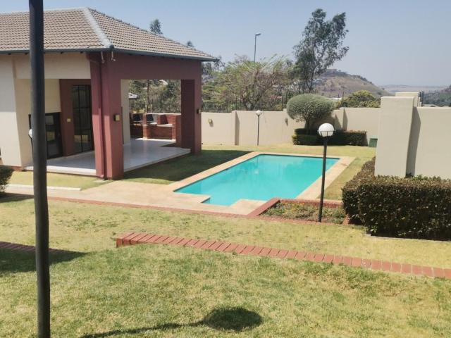 Apartment for rent in Oakdene, Vosloorus