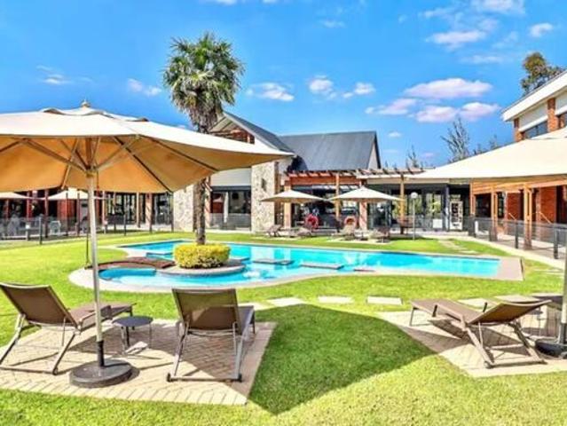 Apartment for rent in Meadowhurst, Randburg