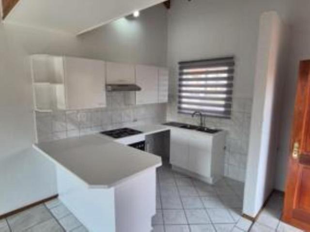 Apartment for rent in Paulshof, Sandton