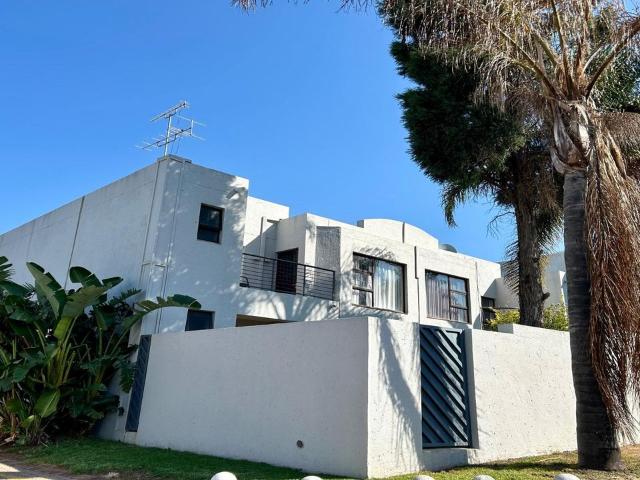 Apartment for rent in Paulshof, Alexandra