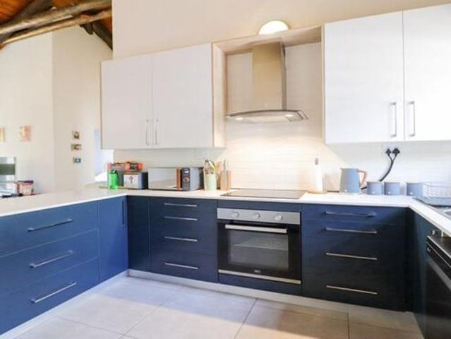 Apartment for rent in Paulshof, Sandton