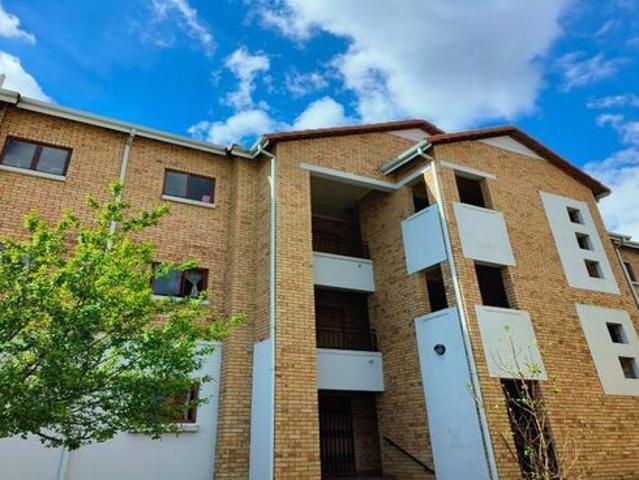 Apartment for rent in Johannesburg Ward 101, Randburg