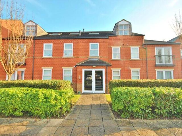 Apartment for rent in Lady Bay, Barton In Fabis